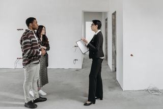 Real Estate Agents: How to Choose the Right One for You